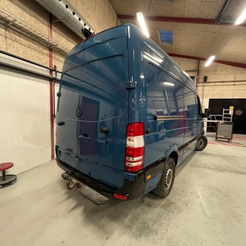 autolakering af varevogn