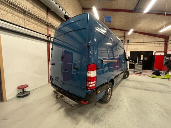 autolakering af varevogn