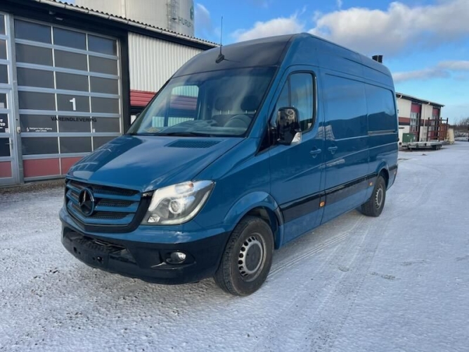 autolakering af vogn i skive